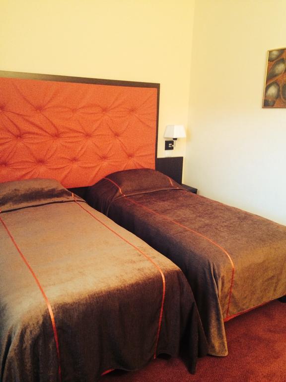 Hotel Fiama Otelu Rosu Cameră foto